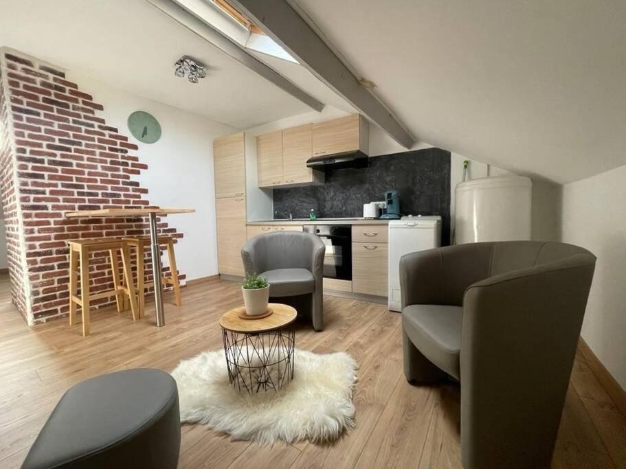 Edouard 2. Logement Complet. Шарлевиль-Мезьер Экстерьер фото